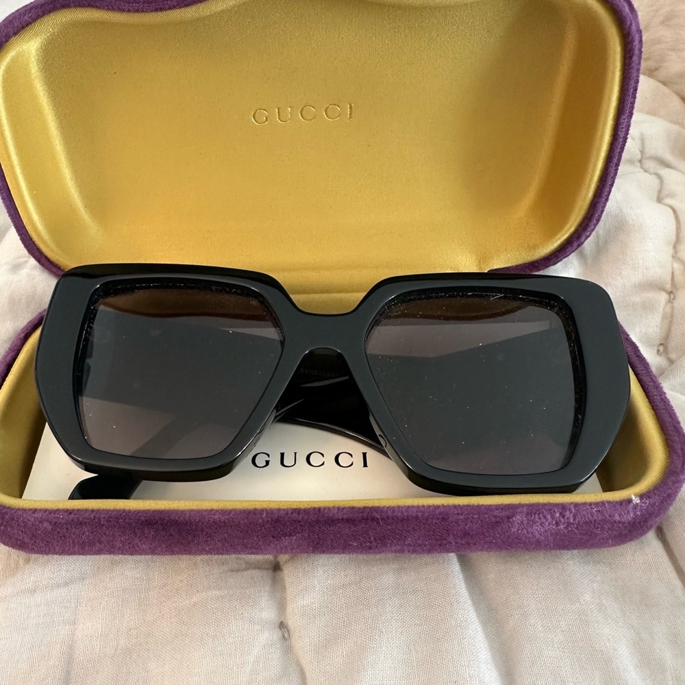 Gucci Black Oversized Sunglasses